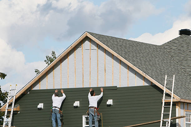 Professional Siding Repair technician working in Montpelier, IN